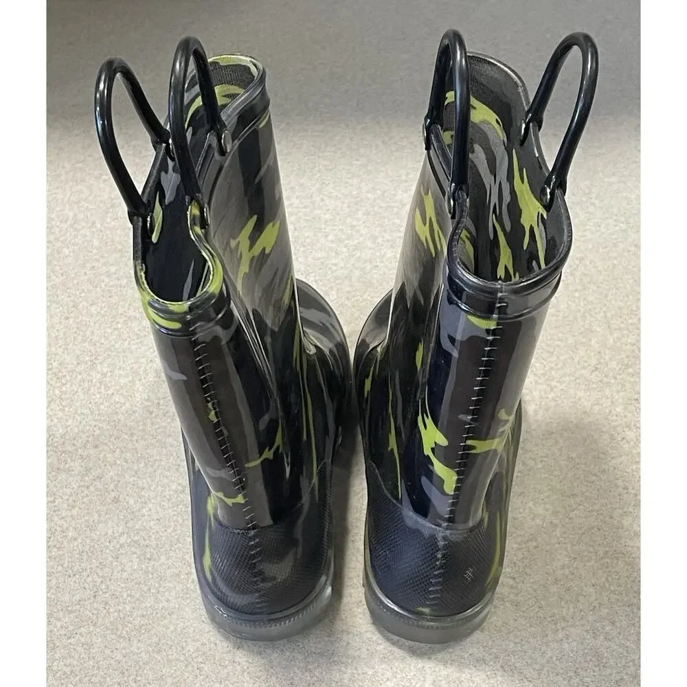 Kids Camo Printed Light Up Rain Boots Flashing Lights Youth Size 1 -School Wear